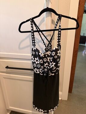 Black Floral-Trim Strappy Swim Top